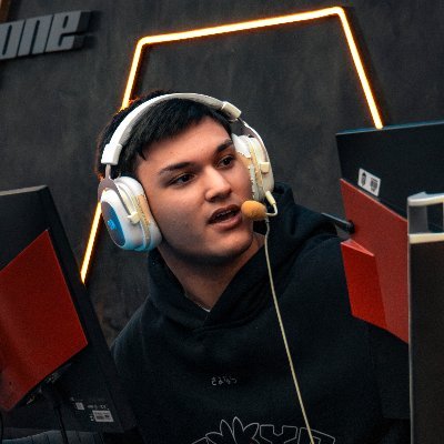 arxzao's profile picture. 