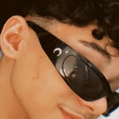 guiidviIla___'s profile picture. as folhas balança ao vento da deusa dos ventos🌪🦋