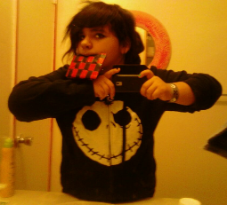 BiGiGgLeMoNsTeR's profile picture. Forever Broken.