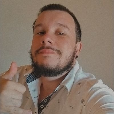 Finalmente graduado em Letras. Não sou o professor chato. Mas ainda falo sobre meu deboismo junto ao café;compartilho sobre livros sejam bons ou ruins.