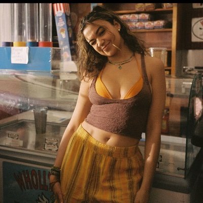 swftsmirrorball's profile picture. Full Pogue