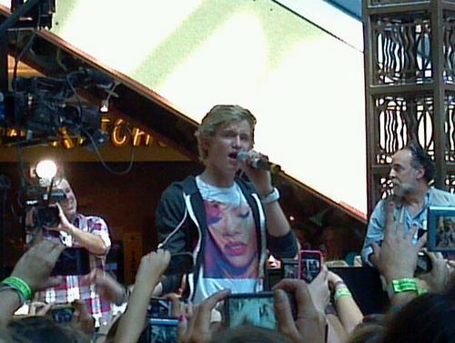 HEYY, its livv. I'm Fifteen. I lovve Cody Simpson & Alli Simpson. GCF this, GCF that. Follow mee&ill follow youuu bacck! [: