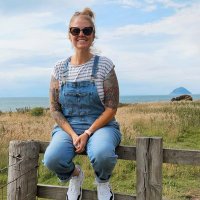 Emily (@boogbite) 's Twitter Profile
