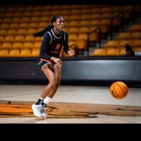 Olivia⚡️🏀 (@officialliv2024) 's Twitter Profile Photo Olivia⚡️🏀 (@officialliv2024) 's Twitter Profile Photo