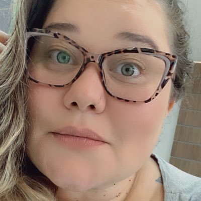 KeylaCalado's profile picture. Isa ❤️ e Mau💚 Sou legal, mas não sou sua mãe. Fé e Foda-se! #mepoupe