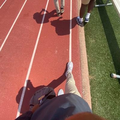 Class of 2025/6'2 141 lbs/ Hj/300Mh 48.79/Tj | 4x4 meter relay 3:43.40/3 School Records held Lutcher High School/🏅Rank 5 District 7 milesdevonte2@gmail.com