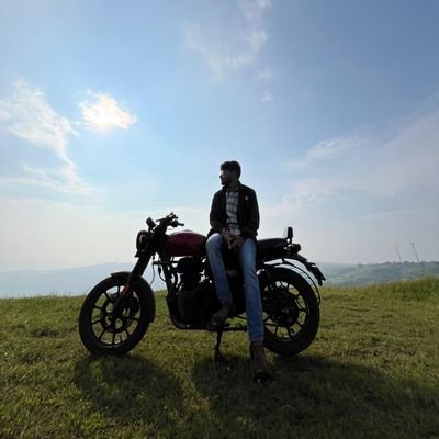 yashrajm27's profile picture. 