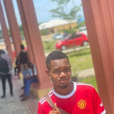 Onyinyechi_nwa's profile picture. Statistics Student | Graphic designer | Potential data analyst | Patent medicine dealer | An introvert and more. 
#ezigbonwaigbo🤓