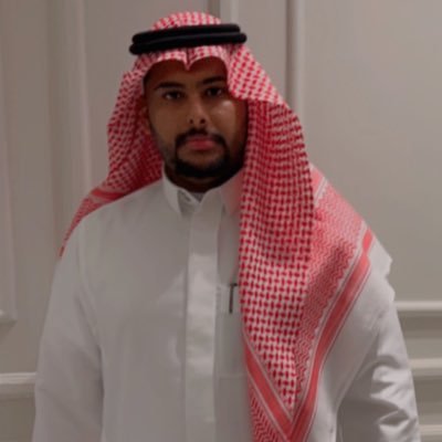 وش هيبة الغربان لو تنعق حشود .. دام الاسد صامت وكلّن يهابه .!