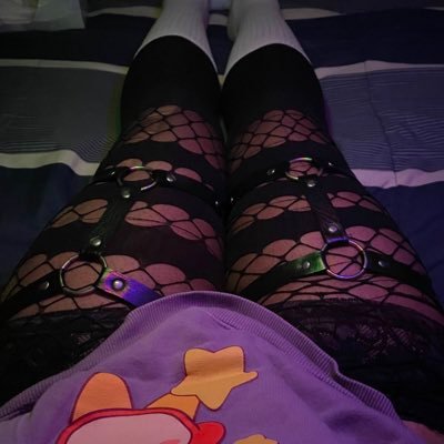 (He/Him/Any) 19 I just chill around :3