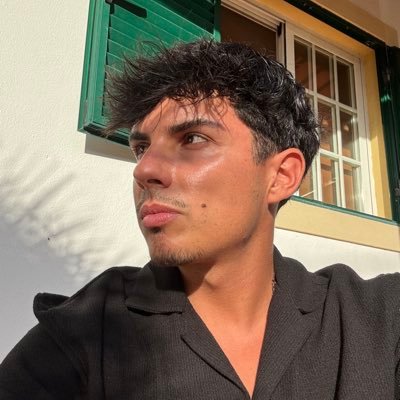 _alienmike's profile picture. 25 y • Lisbon •