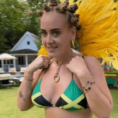 StanRoseeee's profile picture. 