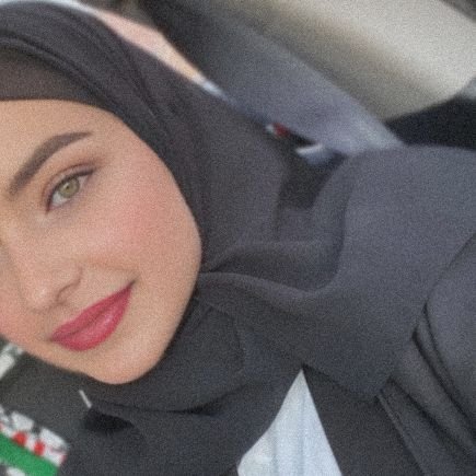 lmaahliin's profile picture. •
و ما در هَیاهویِ روزگار اگر آرامیم، 
دلمان به خدایی گرم است..🧡