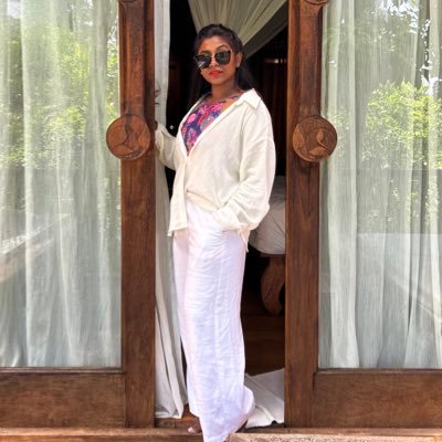 t_vathiappan's profile picture. Never fit Into glass slipper  👠