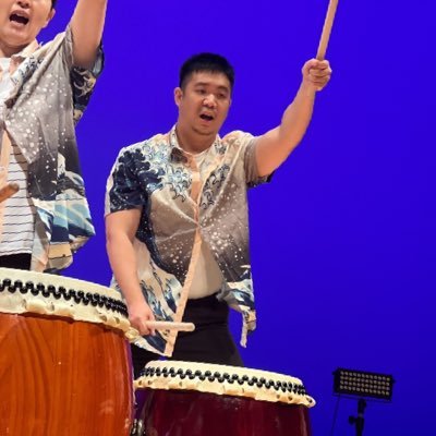 イギリス紳士です。日本国上陸3年目で右も左もわからないままで、間違いばかりの人生でも楽しみたいと。髭は人権です。反論は認めません。好物はfish and chipsです。趣味は家でゴロゴロと紅茶です。