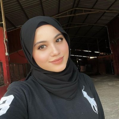 روح إماراتية في عالم تويتر. مهتمة بالتقنية والأدب. أحب مشاركة الأفكار والتجارب. انضموا إلي ونكتشف سوياً جمال الحياة الرقمية