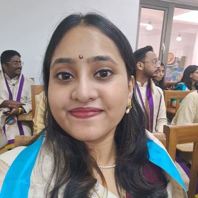 DhopteShreya's profile picture. 