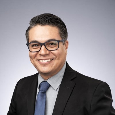 Especialista en electrofisiologia cardiaca (niños y adultos). Egresado del Instituto Nacional de Cardiologia