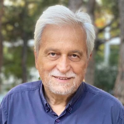 Πολιτικός Μηχανικός, Οικονομολόγος. Μέλος της Κεντρικής Επιτροπής του ΣΥΡΙΖΑ ΠΡΟΟΔΕΥΤΙΚΗ ΣΥΜΜΑΧΙΑ