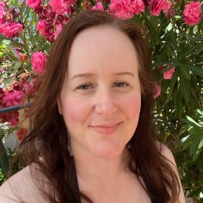 Author. Story Lover. Bibliophile 📚 MA Writing for Children @_UoW HC #flashfiction/ LL @guppybooks #UV2022 @SCBWI_BI @WritingAwards @WriteMentor #WMNID