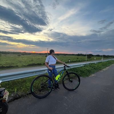 ElianaLlanos's profile picture. 📍El Copey                                              La literatura es el arte de la palabra. 👩🏻‍🏫