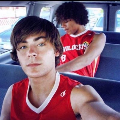 derrickwhire's profile picture. 🇵🇸