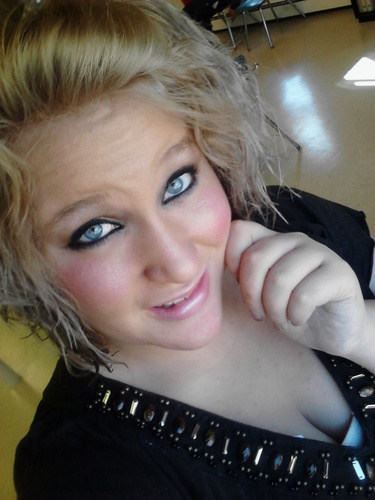 Hi :) Im Taylor. Follow Me, Ill Follow Right Back :) #TeamTaken #TeamY.O.L.O #TeamLIveLifeToTheFullest !