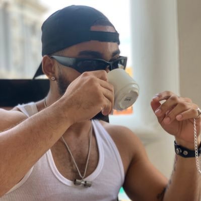 Marlon_rtx's profile picture. Ok , Soy Gamer , me gusta el fittnes, aprender Hacks para la vida y etc... ,  trato de llegar a mi mejor versión diariamente 👽.