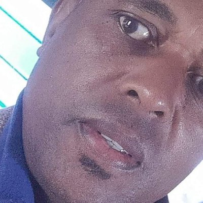 Cristão evangélico, empreiteiro de obras na construção civil, nascido em Bagé, RS-BRA.