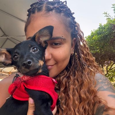Iyarobá t’Oyá 🦋 Assistente Social Sedes/DF • Historiadora em formação • M.a./Doutoranda em Política Social-UnB • ela