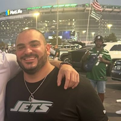 ZSibony's profile picture. Sports and food.