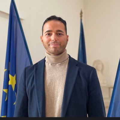 Journal de bord du maire de la plus belle ville de France. Père de famille, épicurien et restaurateur. @Nouv_energie d’Antibes au Pays de Gex