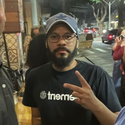 Baixista da banda Audiovox Rock