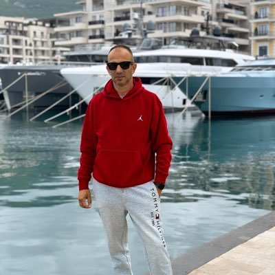 regrebdivad's profile picture. 