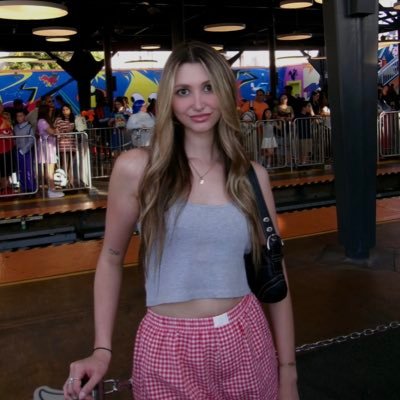 melanier14's profile picture. 