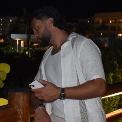 ClosedByNick's profile picture. 24 | Closing Deals