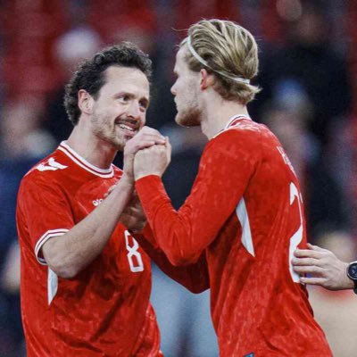 MisssLing's profile picture. Kæmpefan af livemusik og herrelandsholdet i fodbold og Holger Rune 🇩🇰