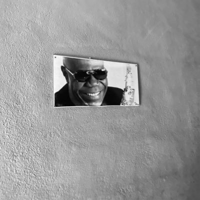 Organizer of #BrushesandBalance, filmmaker, photographer and A&R🎶 🎥 #MBAForAfrica24