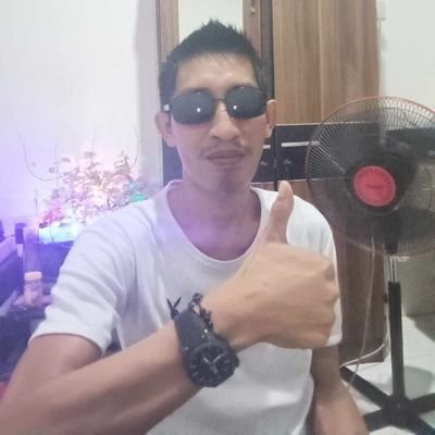 Rian1084784's profile picture. 