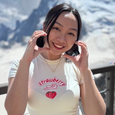 Noemie_Gentry's profile picture. food & manhwa addict