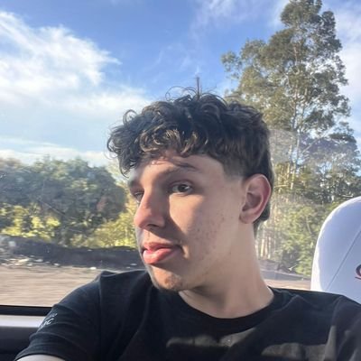 pedrooffline01's profile picture. eu provavelmente seria lobotomizado em 1940