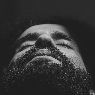 Risicapi's profile picture. Desde el 75 celebrando la desaparición del fascista. Atendiendo a lo que me rodea. Practicando lo que aprendo. Descartando imbéciles. ANTIFA.