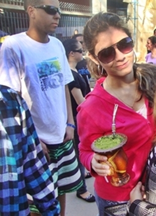 Numa moldura clara e simples, sou aquilo que se vê ♪