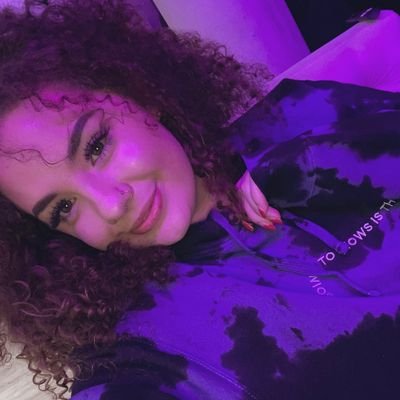 kate_maxwe9712's profile picture. am gentle and calm and understand woman 👠❤️