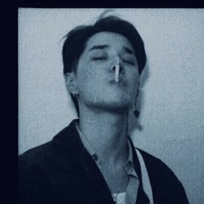 thrhils's profile picture. canibalismo e vampirismo