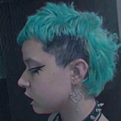~casually insane
~não-binário/pan/poly
~qualquer pronome
