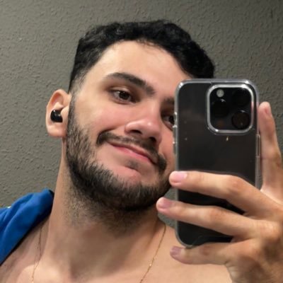 lipetweets's profile picture. #TSTheLifeOfAShowgirl