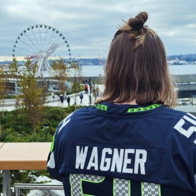 emmatweetsports's profile picture. Seahawks, Blue Jays, & Raptors. she/her
