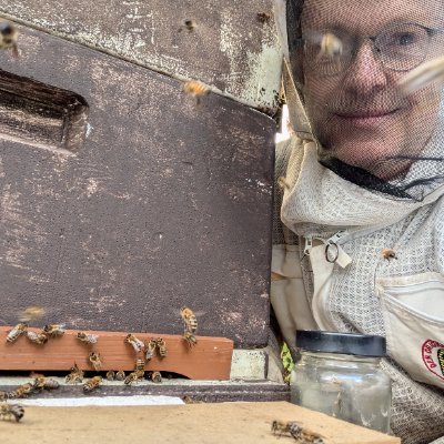 Scientific runaway, Endocrinology,beekeeper, fait camerone ! Twitter 2nd try