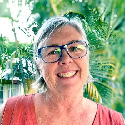 Freelance Editor/Journalist/Photographer – FNQ Koori Mail correspondent; Torres News, Palm Island Voice editor and lots of other stuff! =)